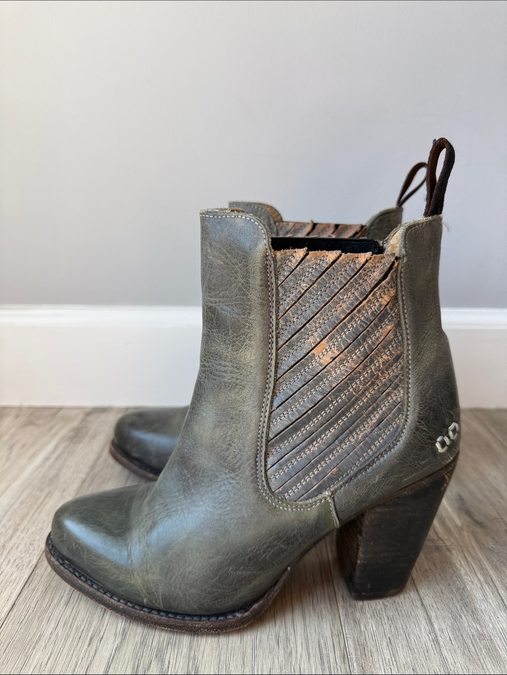 Bed Stu Western Distressed Green Leather Cobbler Series Heeled Ankle Boots